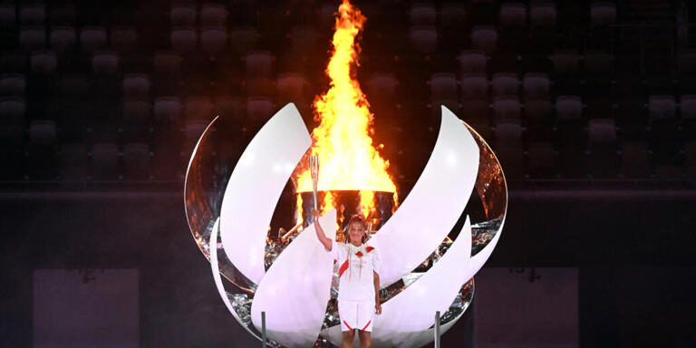 Obor Olimpiade Paris 2024 di Louvre