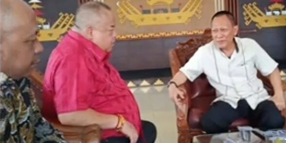 Dirut Serayu Group menjelaskan kepada Bupati Tulang Bawang didampingi investor untuk program penanaman Pohon Kayu Balsa

