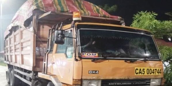Mobil truk yang diamankan petugas (Foto: dok polresbatubara)


