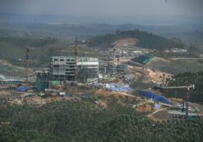 Suasana pembangunan di Kawasan Inti Pusat Pemerintahan (KIPP) Ibu Kota Nusantara (IKN) Penajam Paser Utara, Kalimantan Timur, Kamis (2/11/2023)