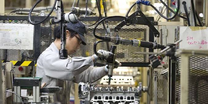 Output pabrik Jepang turun