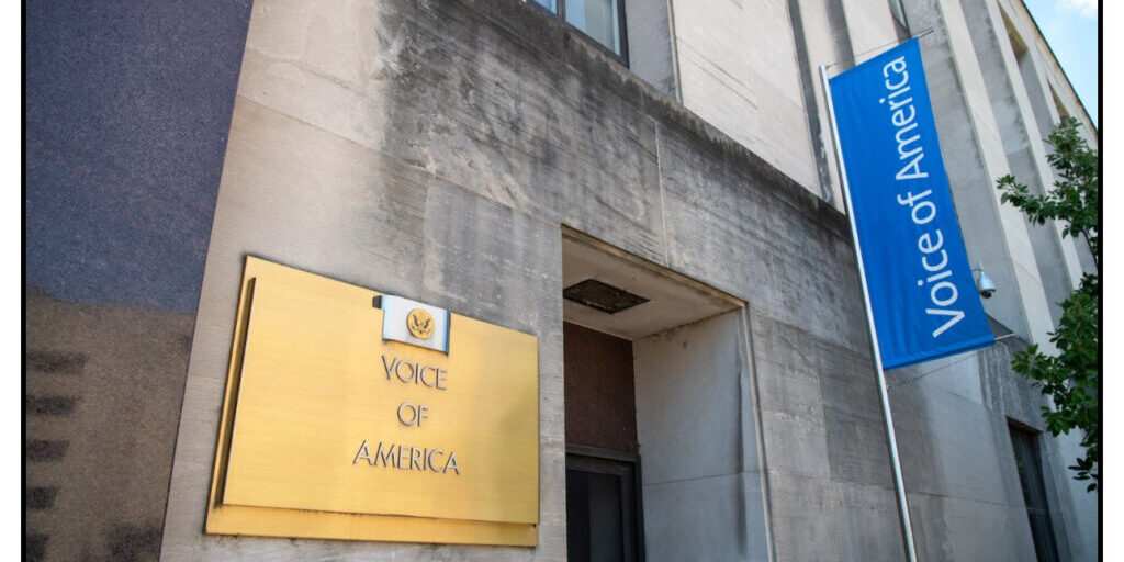 PHK Massal di Voice of America
