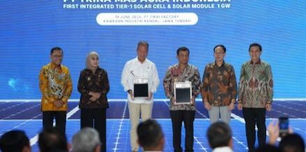 DSSA) meresmikan pabrik sel dan modul surya terintegrasi di Kawasan Industri Kendal, Jawa Tengah