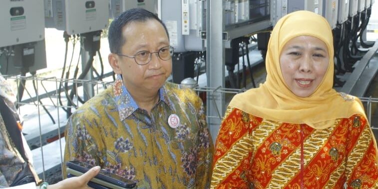 Suhendra Wiriadinata (Kiri)
