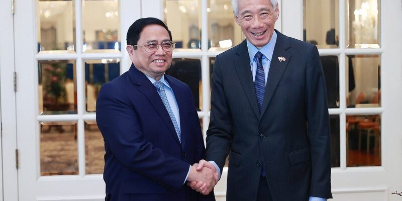 PM Lee Hsien Loong dan PM Vietnam Pham Minh Chinh
