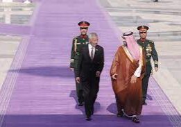 PM Lee Hsien Loong dan Putra Mahkota Saudi Mohammed Bin Salman di Riyadh