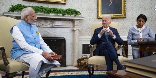 PM Narendra Modi dengan Presiden Joe Biden