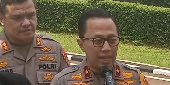 UNJUK RASA - Kabid Humas Polda Metro Jaya Brigjen Pol Ade Ary Syam Indradi menuturkan setidaknya total 4.562 personel yang disiagakan untuk agenda aksi unjuk rasa di wilayah DPR RI, Jakarta Pusat, Senin (15/9/2025).



