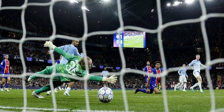PSG mengalahkan tuan rumah Manchester City 4-2