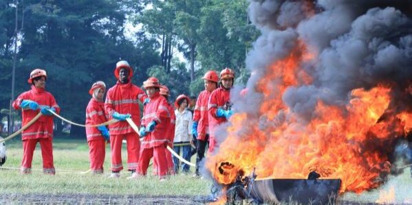Simulasi pemadaman kebakaran hutan dan lahan meningkatkan kesadaran, kesiapsiagaan mahasiswa dan masyarakat dalam upaya pencegahan karhutla