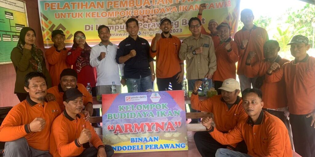 CSR PT Pindo Deli Mill Perawang adakan pelatihan pembuatan pakan ikan bagi kelompok pembudidaya ikan Armina