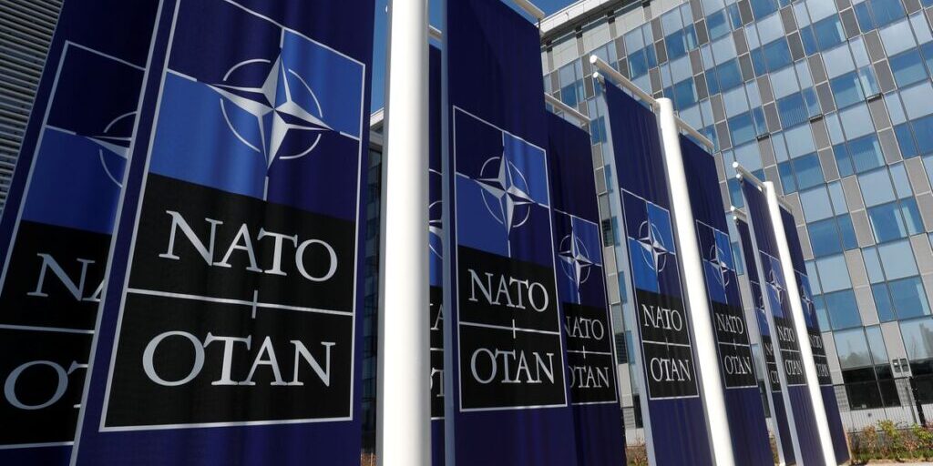 Pakta Pertahanan Atlantik Utara (NATO) 