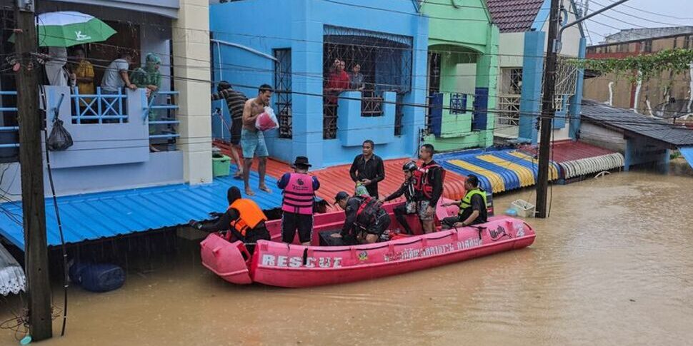 Pasokan Bantuan dan Tim Medis ke wilayah banjir
