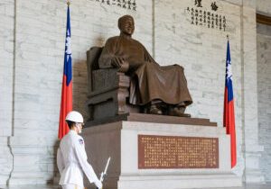 Patung Chiang Kai-Shek di Taiwan
