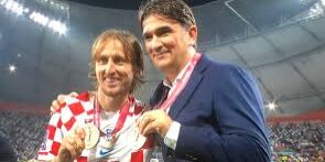 Pelatih Kroasia Zlatko Dalic dengan Luka Modric