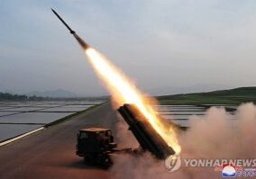 Peluncur Roket Ganda Korea Utara