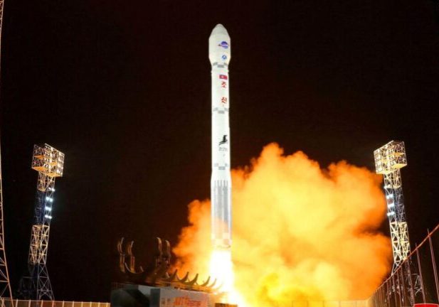 Peluncuran Satelit Korea Utara meledak