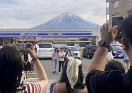 Pemandangan Gunung Fuji mulai terhalang