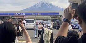 Pemandangan Gunung Fuji mulai terhalang