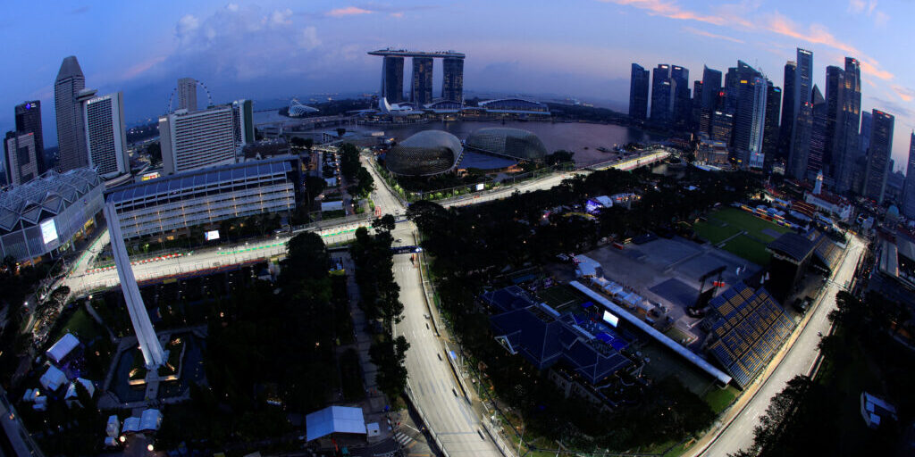 Pemandangan sirkuit F1 Marina Bay Singapura