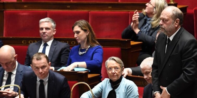 Pemerintah Prancis selamat dari mosi tidak percaya parlemen