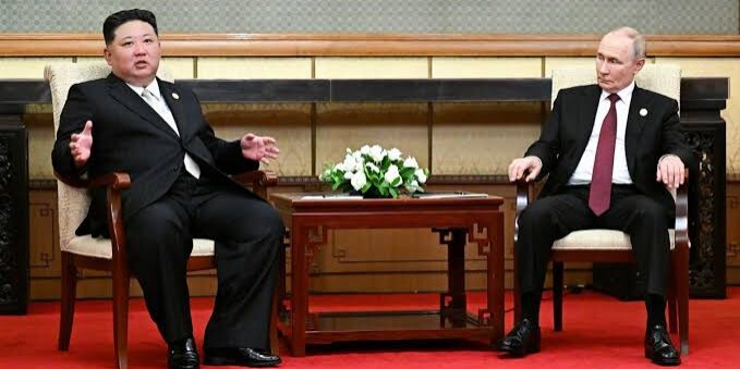 Pemimpin Korut Kim Jong Un bertemu Presiden Rusia Vladimir Putin