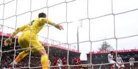 Penalti Mohamed Salah yang gagal