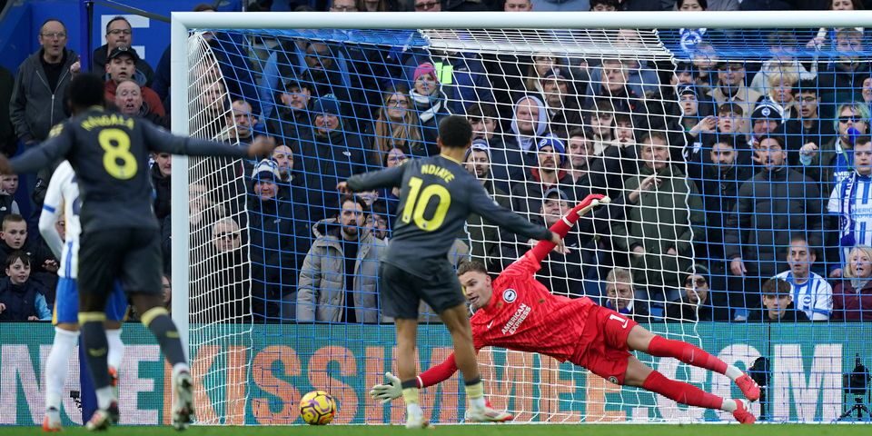Penalti kontroversial Iliman Ndiaye menangkan Everton