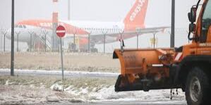 Penerbangan di Berlin dibatalkan cuaca dingin