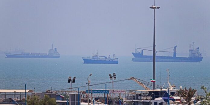 Pengawasan Selat Hormuz oleh Iran