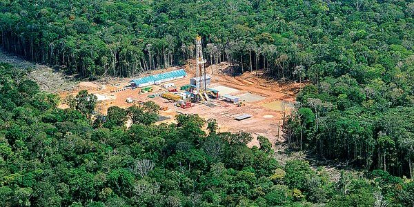 Pengeboran Minyak di Amazon