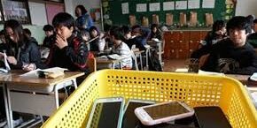 Penggunaan Ponsel dilarang di ruang kelas