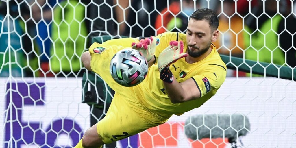 Penyelamatan kiper Donnarumma - AC Milan