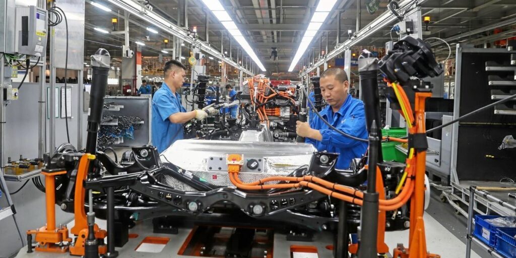 Perakitan kendaraan Volkswagen di Urumqi