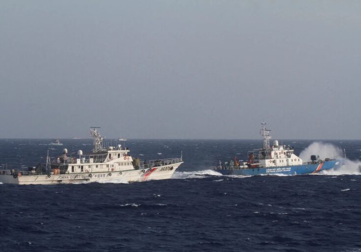 China dan Filipina di Laut China Selatan