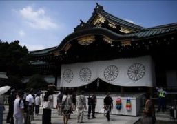 Persembahan Ke Kuil Yasukuni 