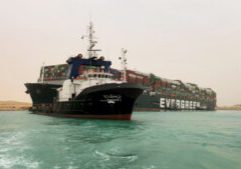 Perusahaan Pelayaran menghindari Terusan Suez