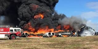 Pesawat Pembom B-52 yang  jatuh dan terbakar di California
