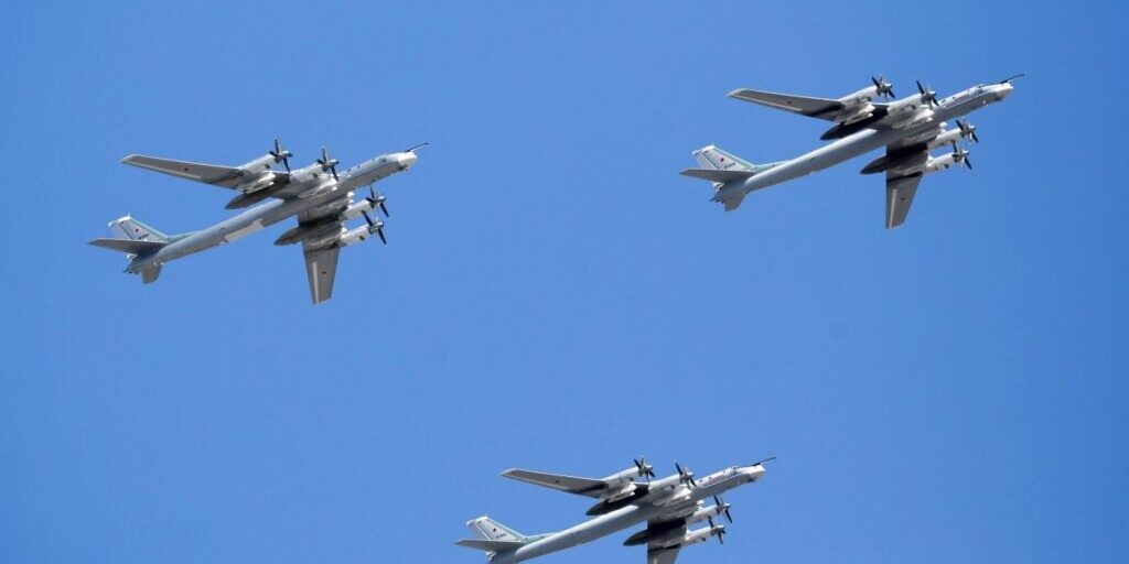 Pesawat Pembom Nuklir TU-95 Rusia