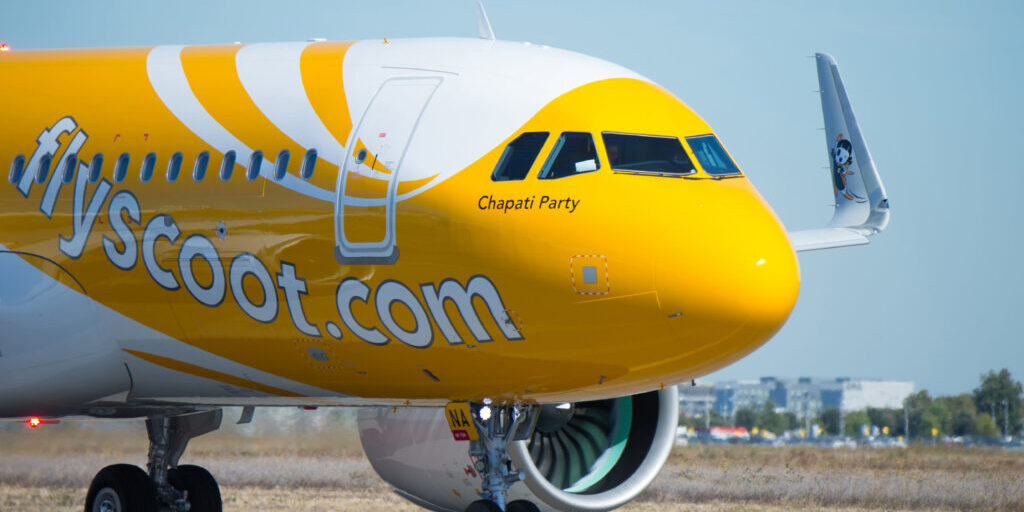 Pesawat Scoot di landasan pacu Changi Airport