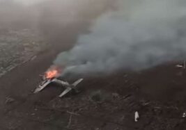 Pesawat TNI AU jatuh di kawasan lereng Gunung Bromo, tepatnya di sekitar Desa Keduwung, Kecamatan Puspo, Pasuruan, Jawa Timur, Kamis (16/11/2023). 


