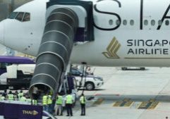 Pesawat  mengoperasikan SQ321 kembali ke Singapura