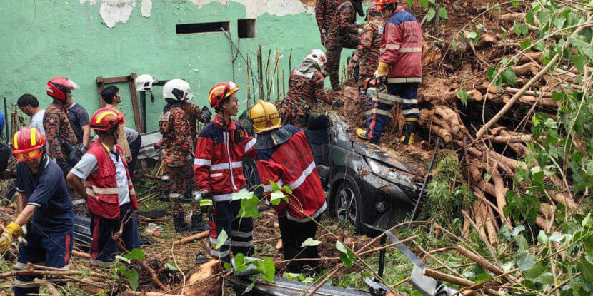 Pohon Tumbang Menimpa Mobil Di Objek Wisata Penang