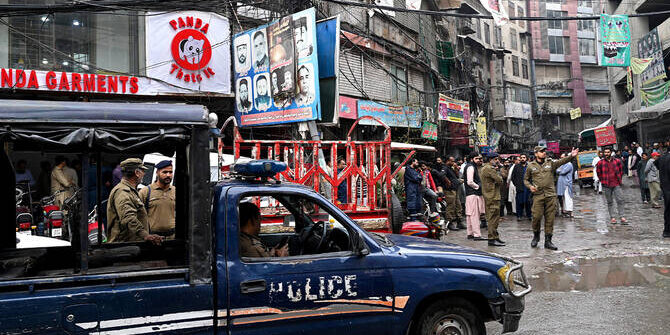 Polisi Pakistan Grebek Pusat Scam