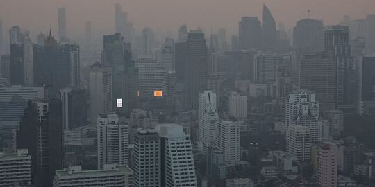 Polusi Menyelimuti Kota Bangkok