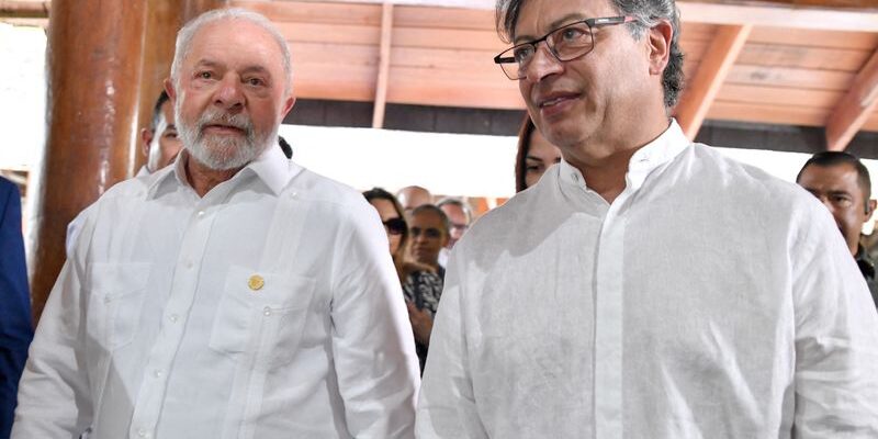 
Presiden Luiz Inacio Lula da Silva dan Presiden Gustavo Petro