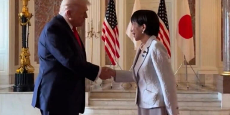 Presiden Trump dengan PM Sanae Takaichi
