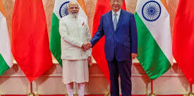 Presiden Xi Jinping bersama PM Narendra Modi