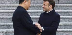 Presiden Xi Jinping dengan Presiden Macron