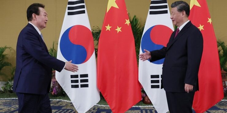 Presiden Yoon Suk Yeol dengan Presiden Xi Jinping